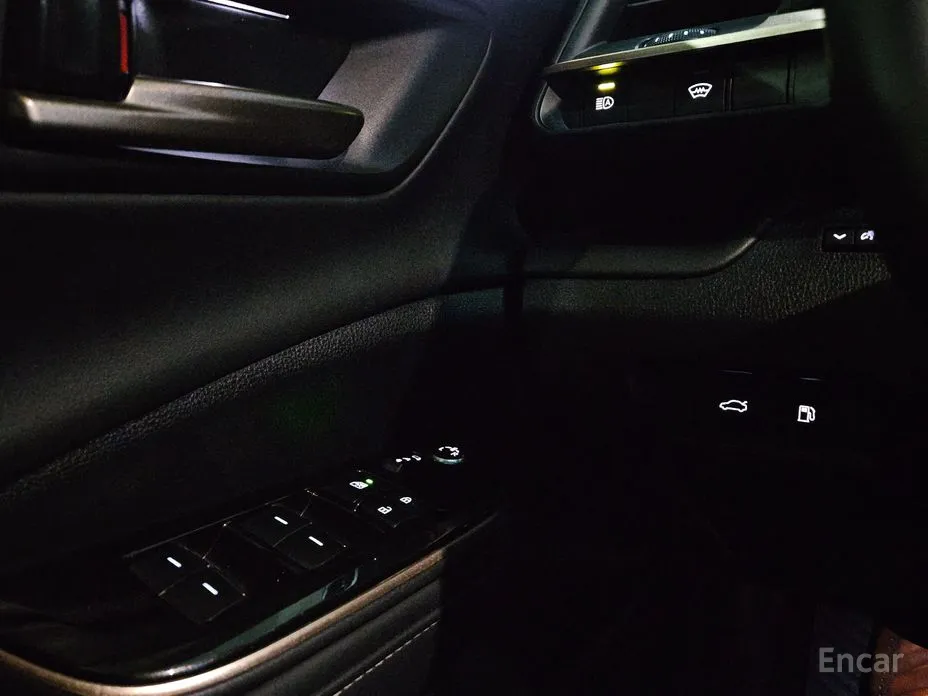 Фото 14 - Toyota Crown