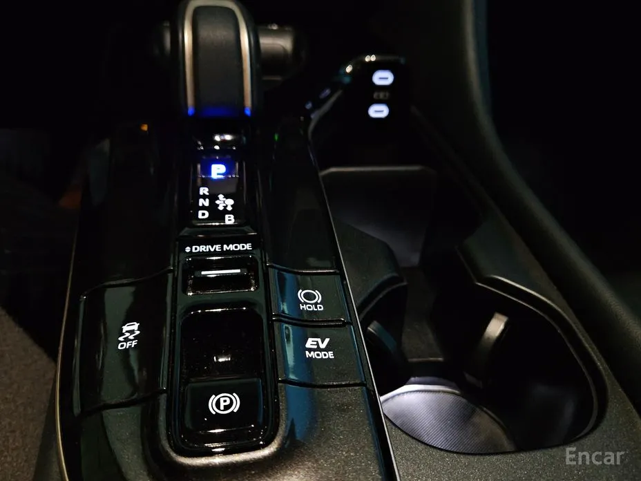 Фото 18 - Toyota Crown