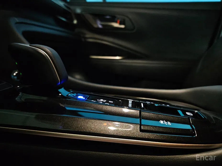 Фото 19 - Toyota Crown