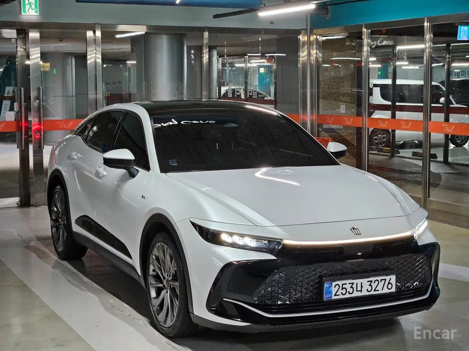 Фото 3 - Toyota Crown