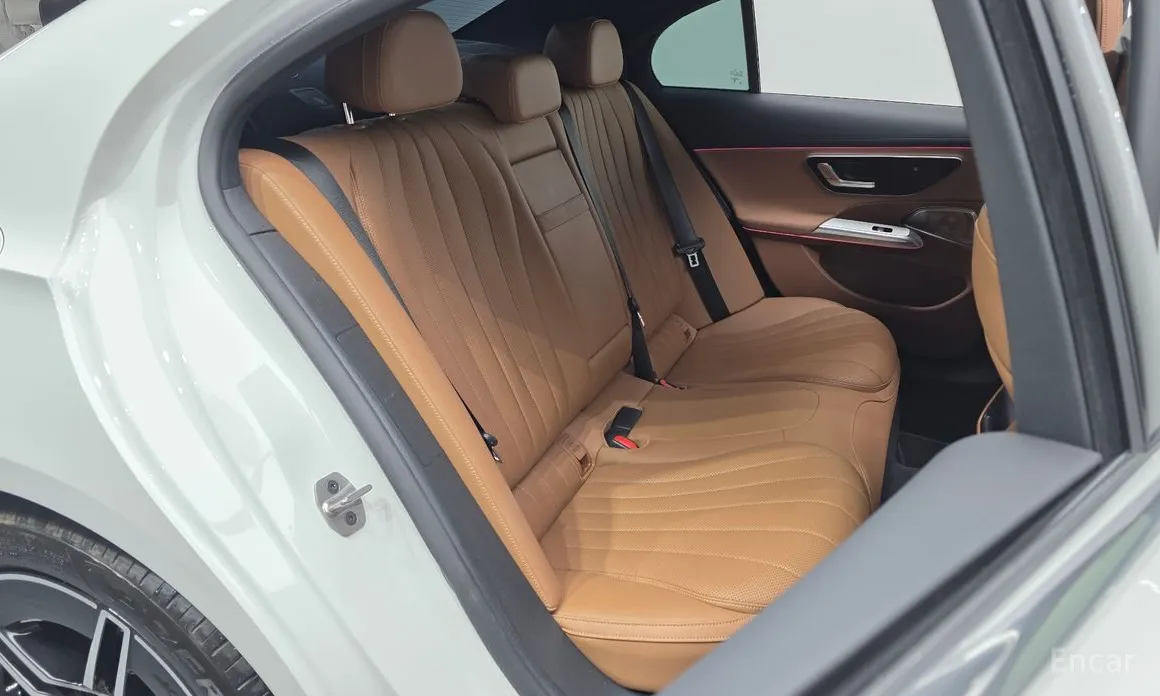 Фото 12 - Mercedes-Benz E-Class