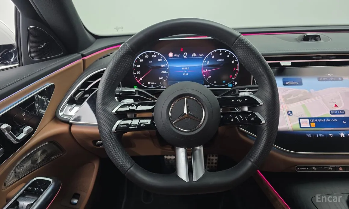 Фото 13 - Mercedes-Benz E-Class