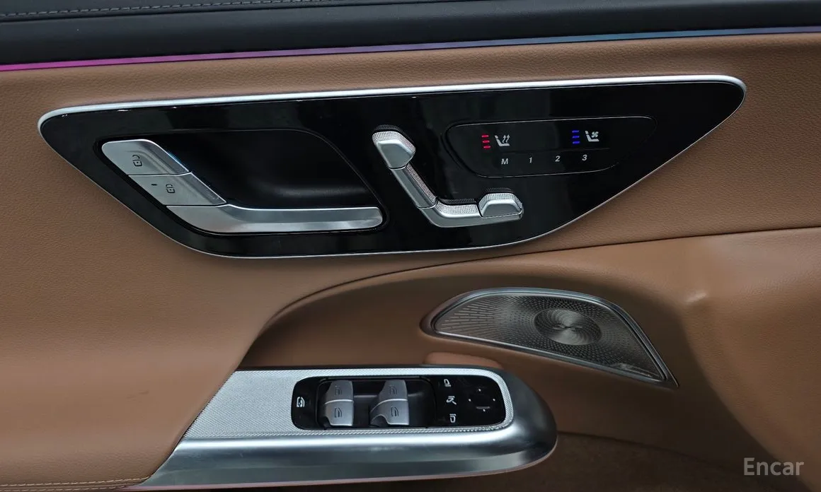 Фото 18 - Mercedes-Benz E-Class