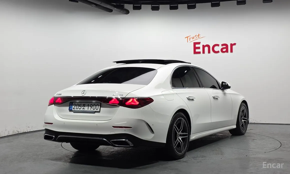 Фото 2 - Mercedes-Benz E-Class