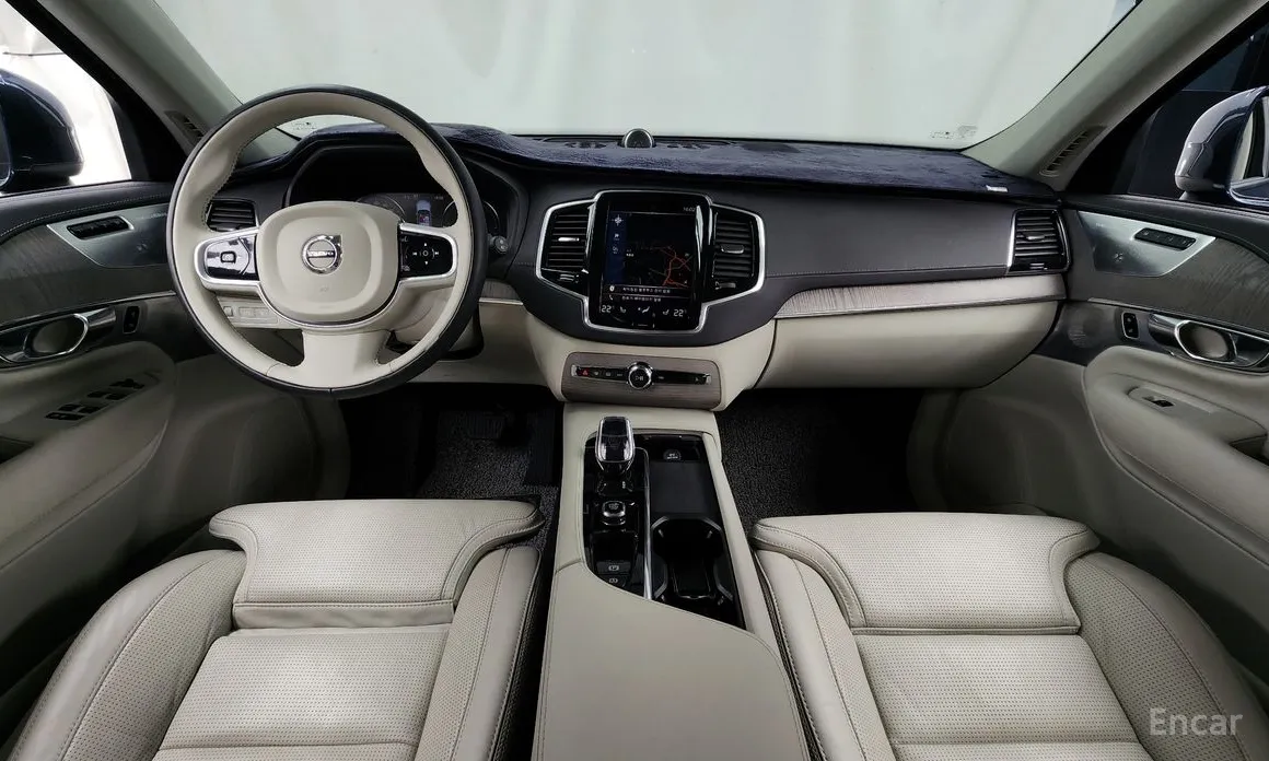 Фото 7 - Volvo XC90