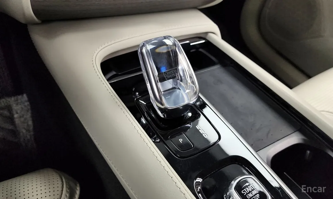 Фото 9 - Volvo XC90