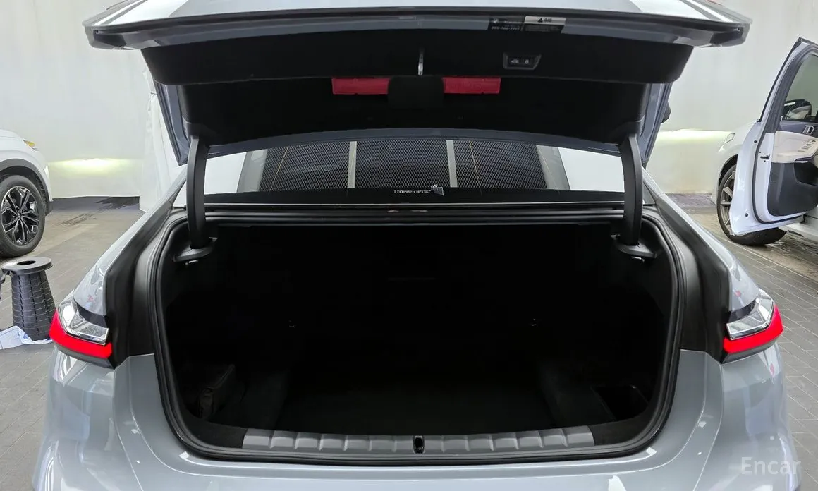 Фото 20 - BMW 7 Series