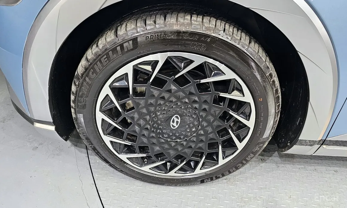 Photo 5 - Hyundai Ioniq 5