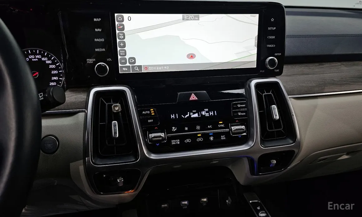 Фото 16 - Kia Sorento