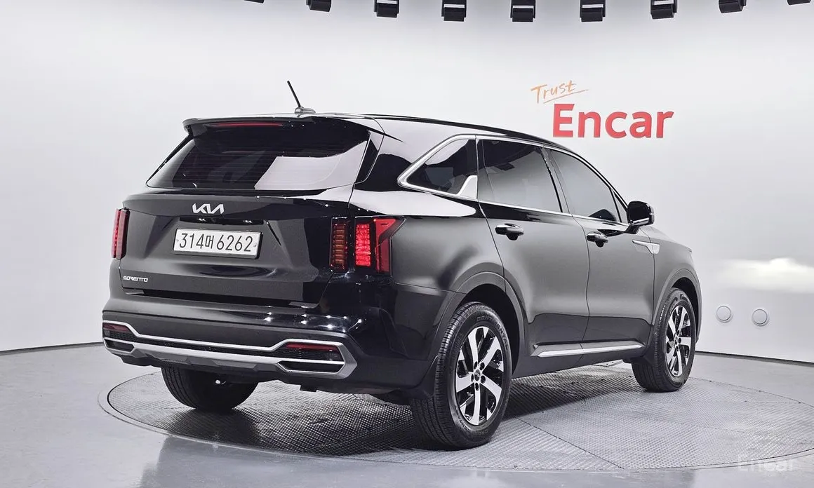 Фото 2 - Kia Sorento