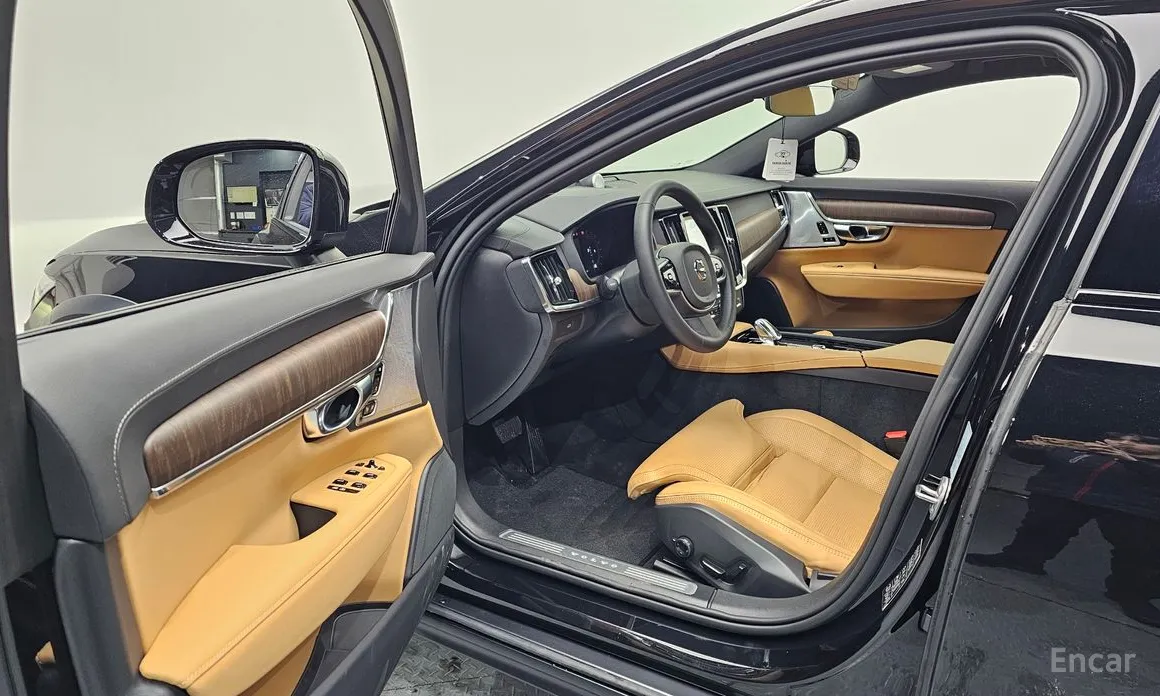 Фото 10 - Volvo V90