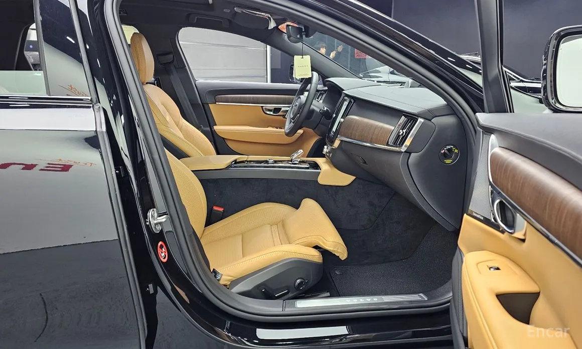 Фото 11 - Volvo V90