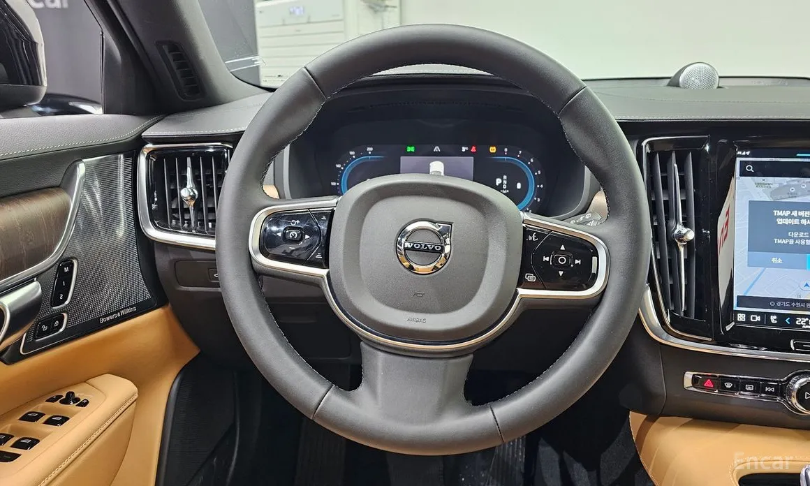 Фото 13 - Volvo V90