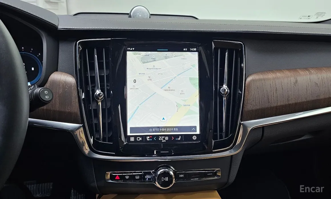 Фото 14 - Volvo V90