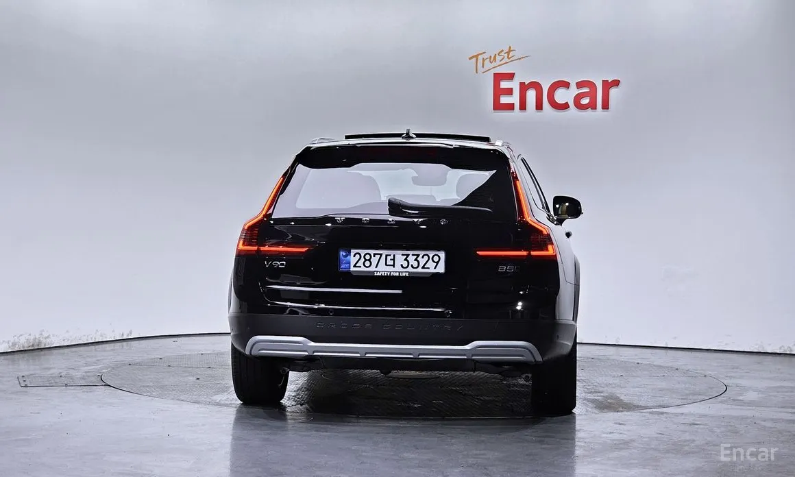 Фото 4 - Volvo V90