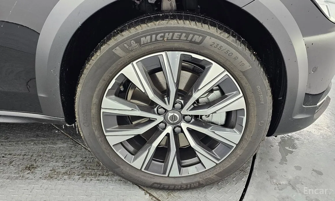 Фото 5 - Volvo V90