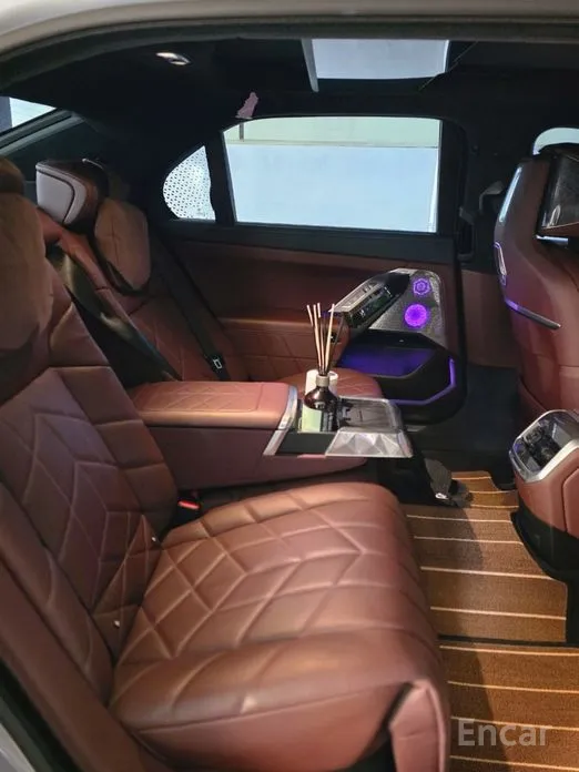 Фото 12 - BMW 7 Series