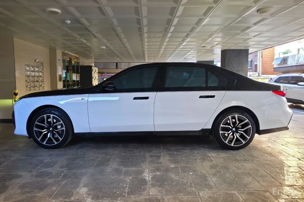 Фото 4 - BMW 7 Series