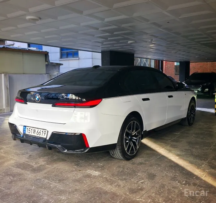 Фото 6 - BMW 7 Series