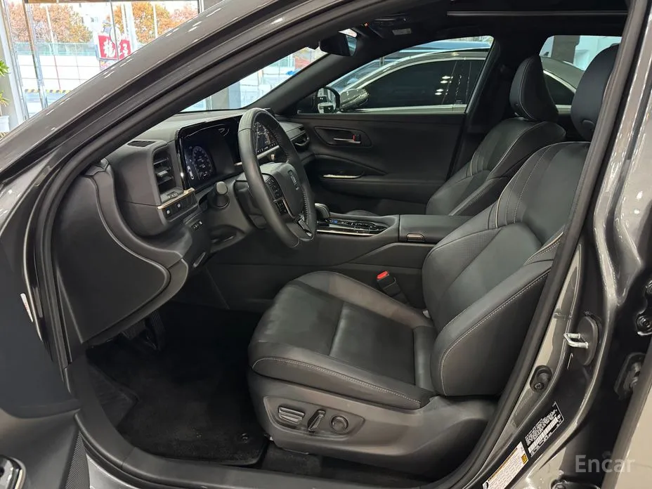 Фото 11 - Toyota Crown