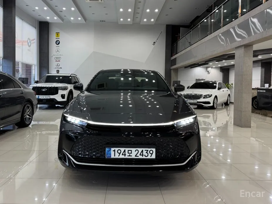 Фото 3 - Toyota Crown