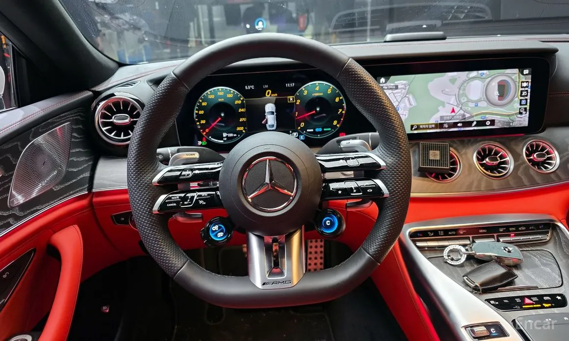 Photo 13 - Mercedes-Benz AMG GT