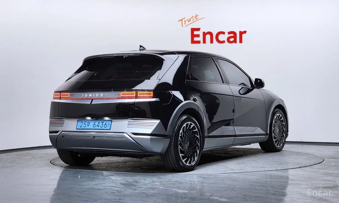 Фото 2 - Hyundai Ioniq 5