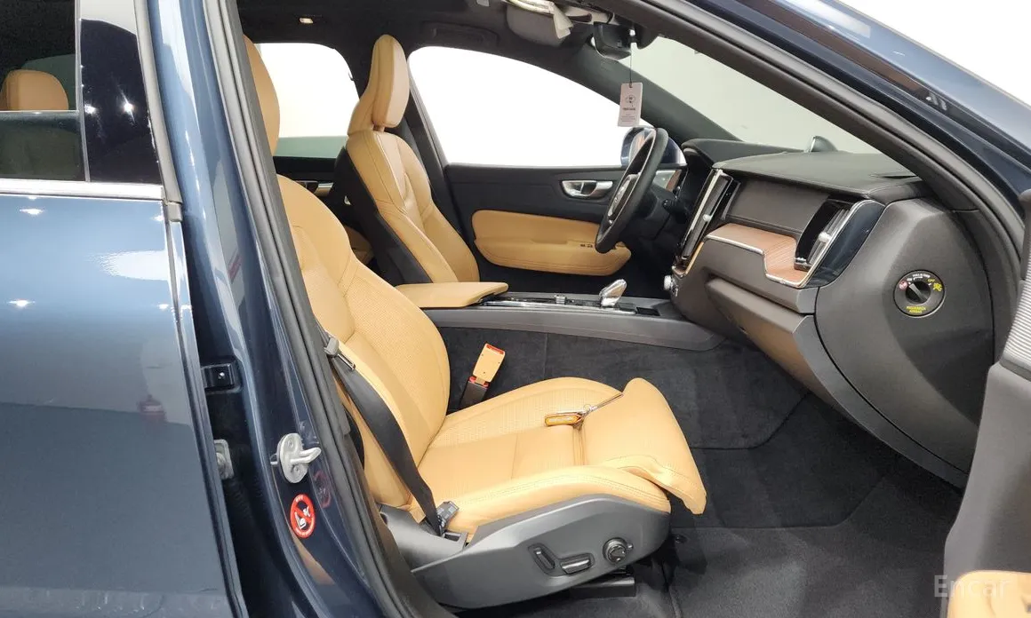 Фото 11 - Volvo XC60