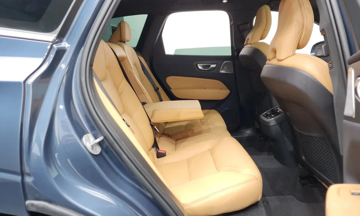 Фото 12 - Volvo XC60