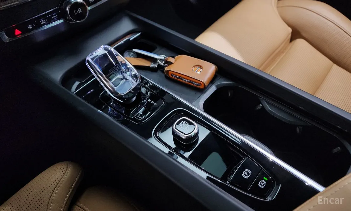 Фото 9 - Volvo XC60