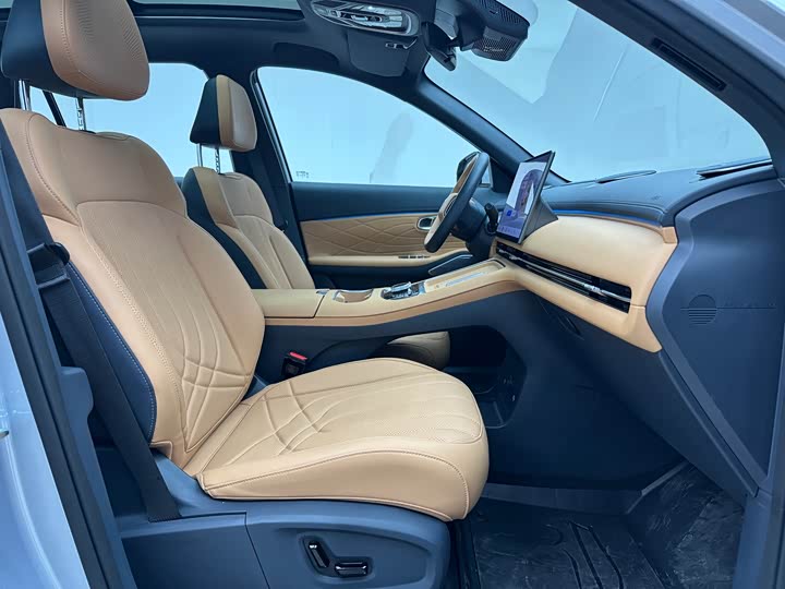 Фото 7 - Geely Galaxy Starship 7