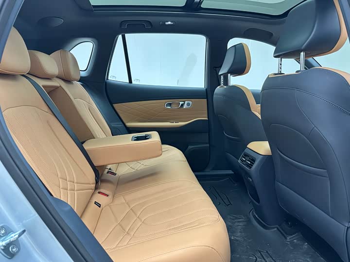 Фото 8 - Geely Galaxy Starship 7