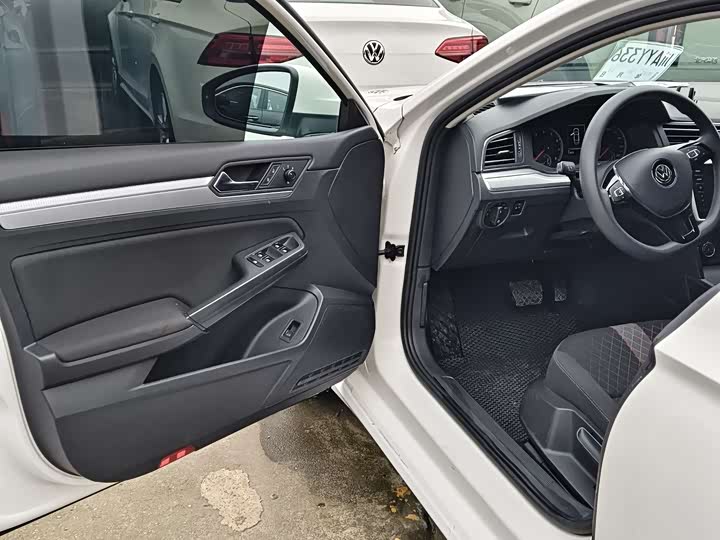 Фото 4 - Volkswagen Lamando L