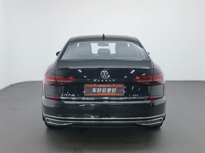 Фото 4 - Volkswagen Passat Hybrid