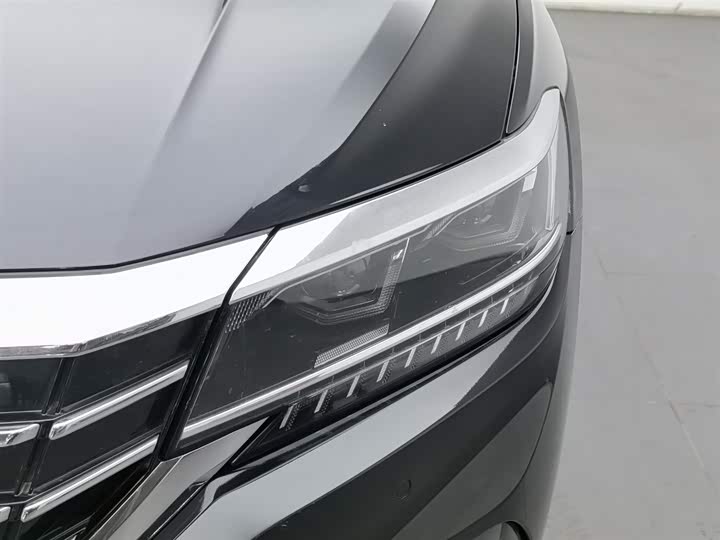 Фото 7 - Volkswagen Passat Hybrid