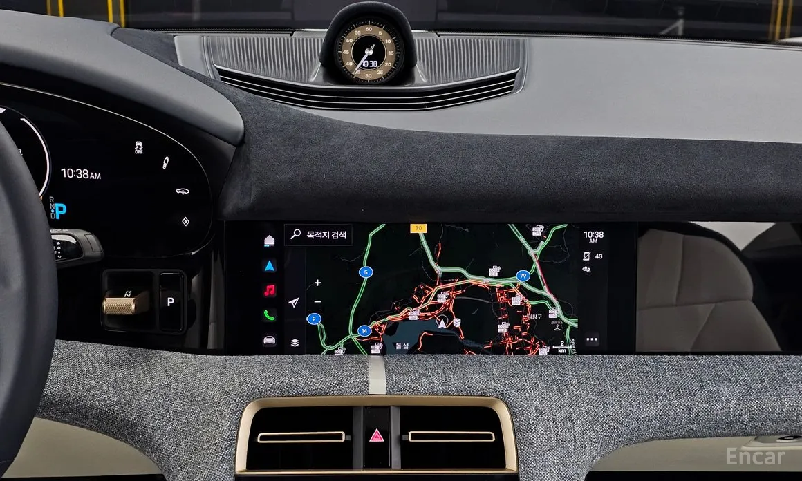 Фото 14 - Porsche Taycan