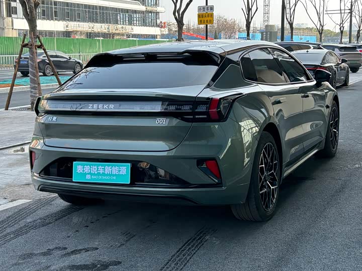 Фото 4 - Zeekr 001