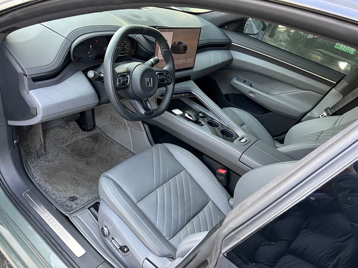 Фото 6 - Zeekr 001