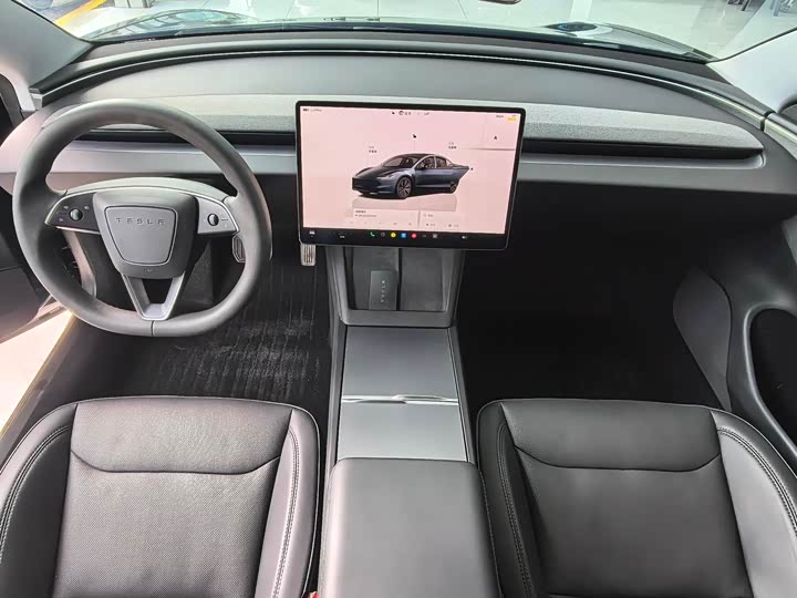 Фото 4 - Tesla Model 3