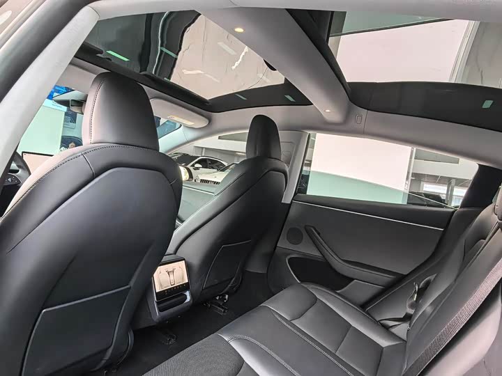 Фото 7 - Tesla Model 3