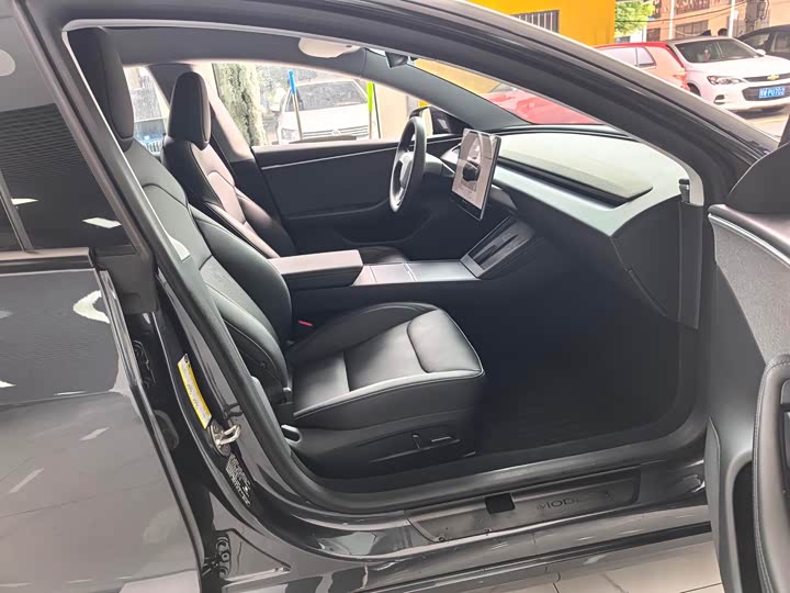 Фото 9 - Tesla Model 3