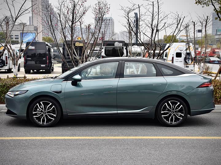 Фото 2 - XPeng P5