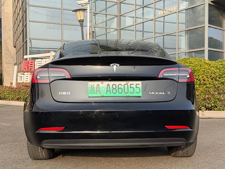 Фото 9 - Tesla Model 3