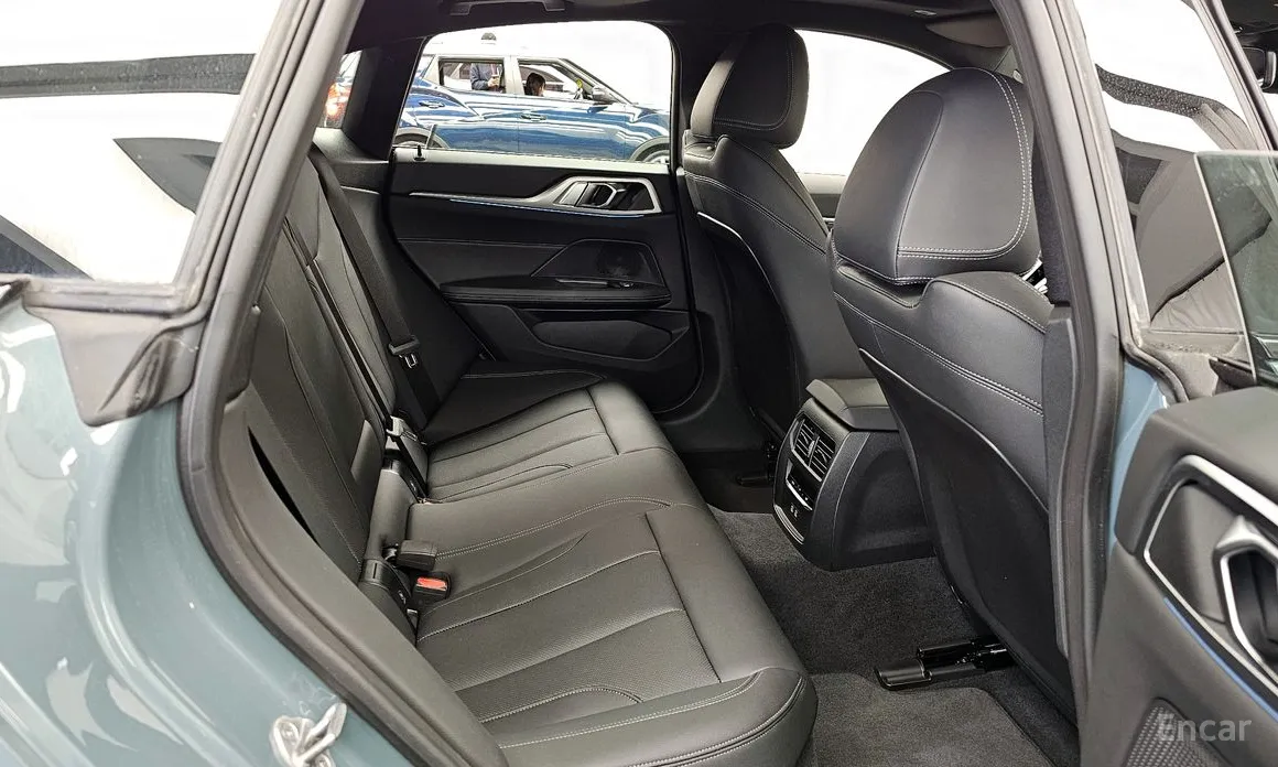 Фото 12 - BMW i4