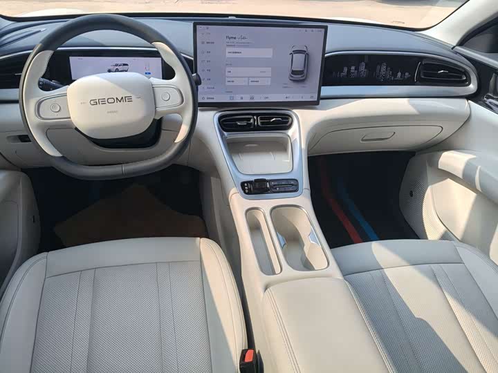 Фото 4 - Geely Galaxy Geome