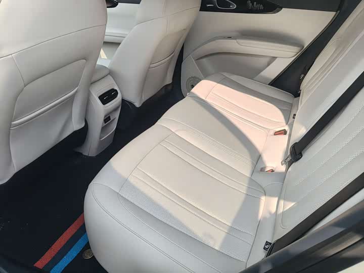 Фото 9 - Geely Galaxy Geome