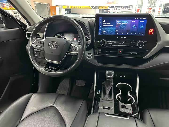 Фото 4 - Toyota Highlander