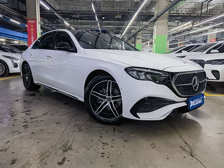 Фото 3 - Mercedes-Benz E-Class