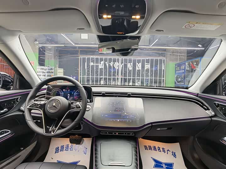 Фото 7 - Mercedes-Benz E-Class