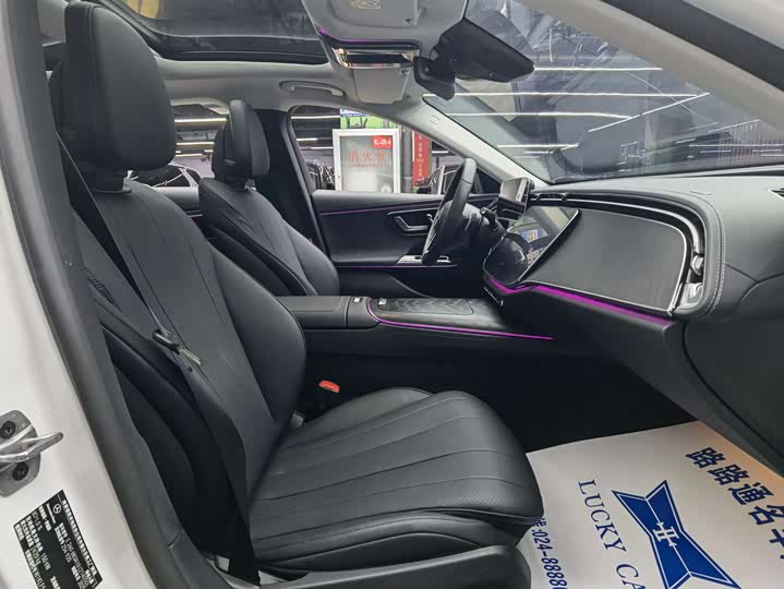 Фото 8 - Mercedes-Benz E-Class